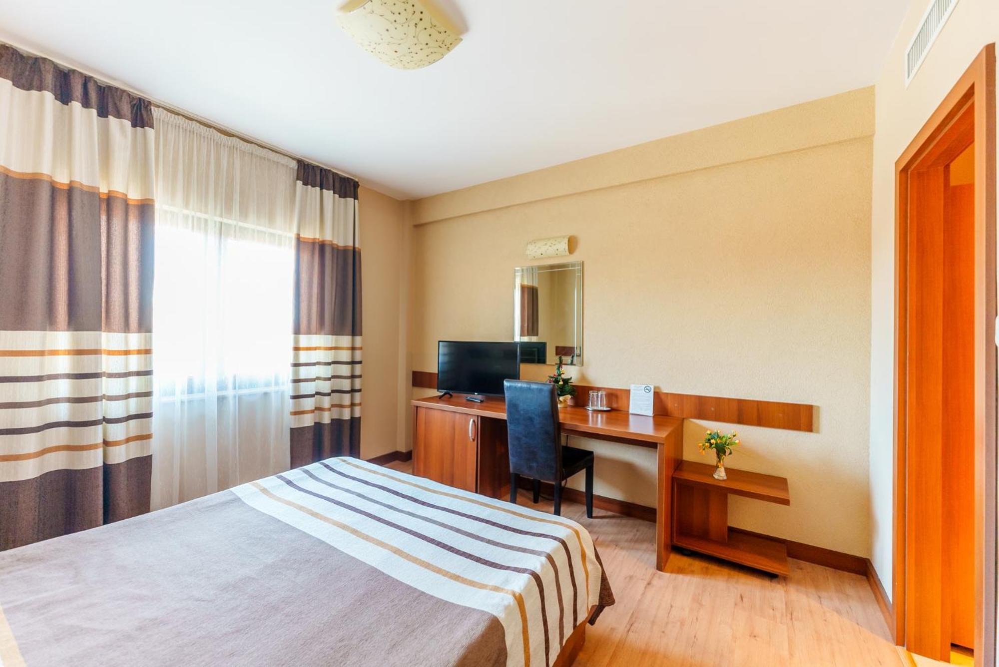 Hotel Crisana Arad Exterior photo