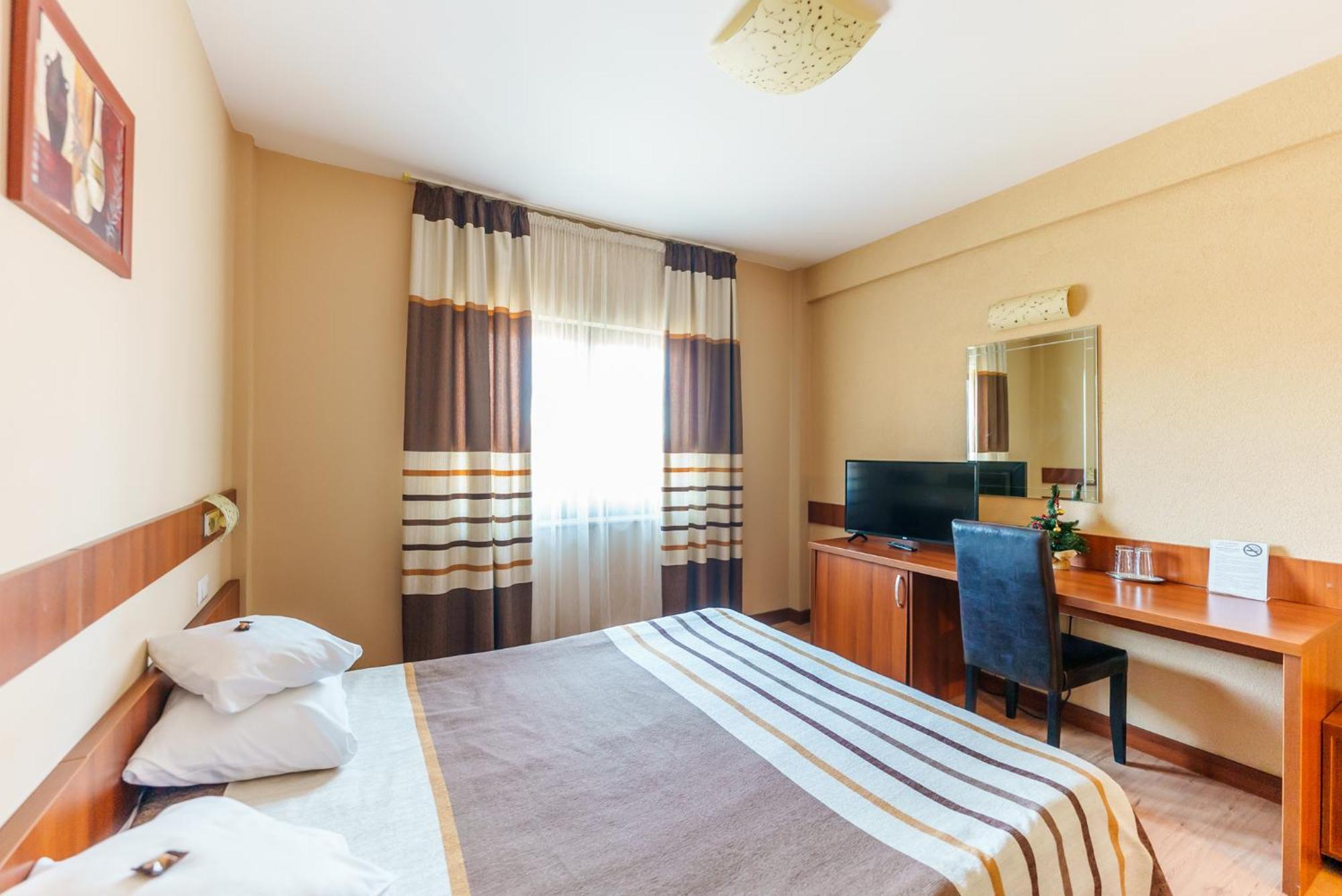 Hotel Crisana Arad Exterior photo